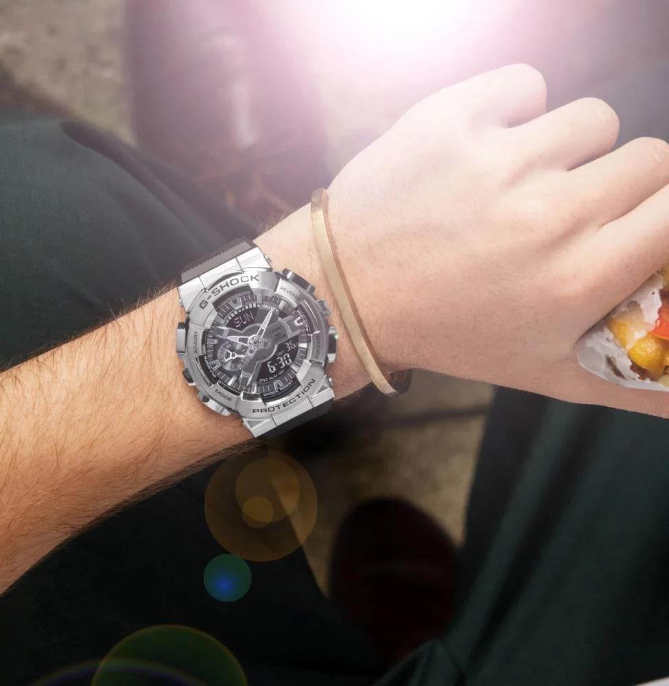 Casio G-Shock GM-110-1ADR G-STEEL Siyah Renk 20 ATM Su Geçirmez Spor Erkek Kol Saati