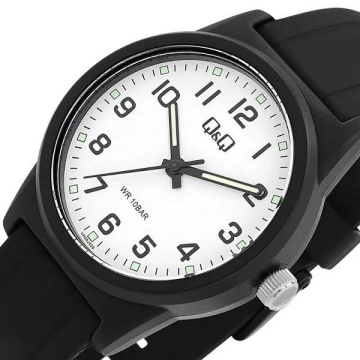 Q&Q VR35J028Y Plastik Su Geçirmez Rakamlı Siyah Renk Kol Saati