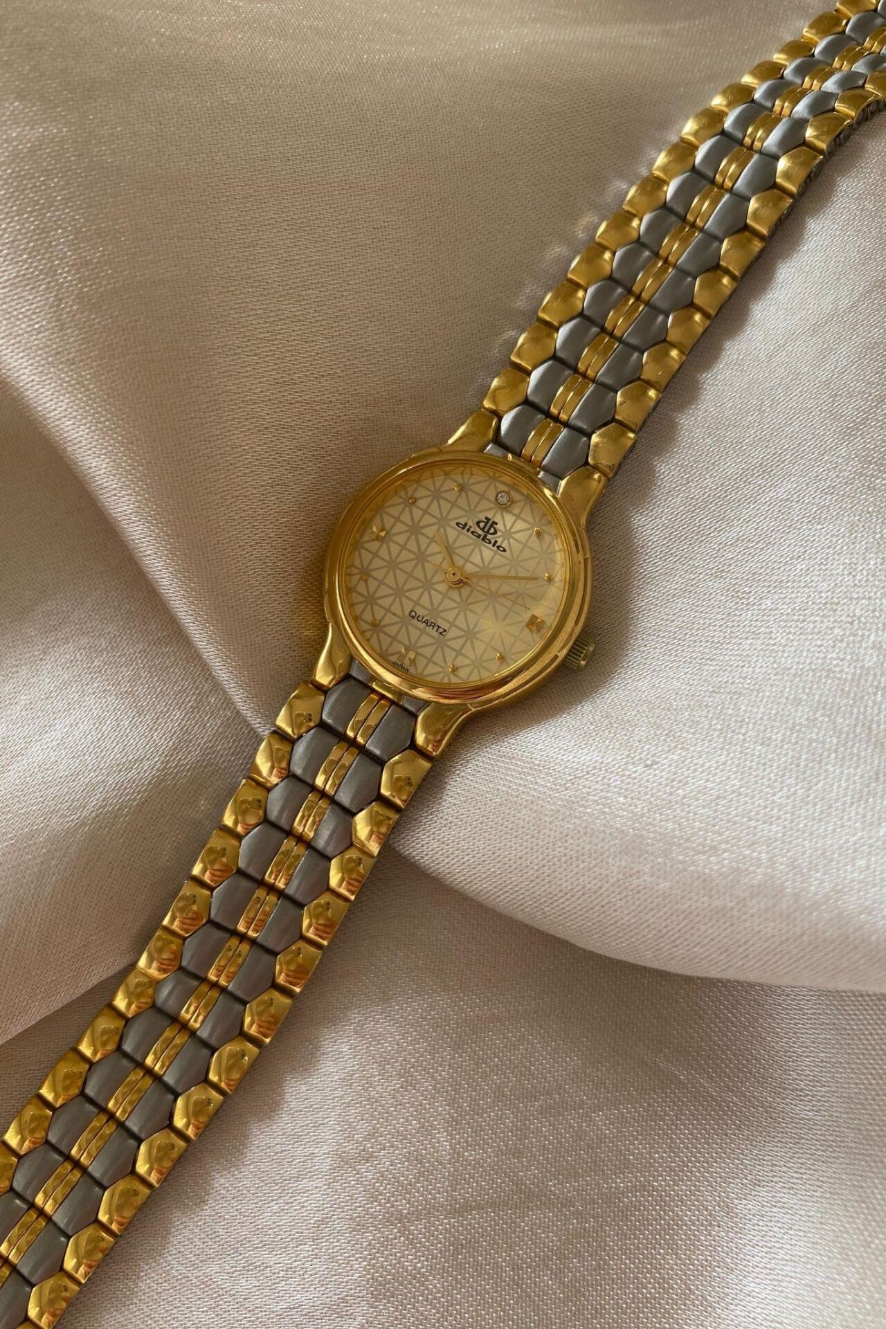 Diablo Hakiki Kaplama Özel Tasarım Çelik Kordon Küçük Vintage Kadın Kol Saati