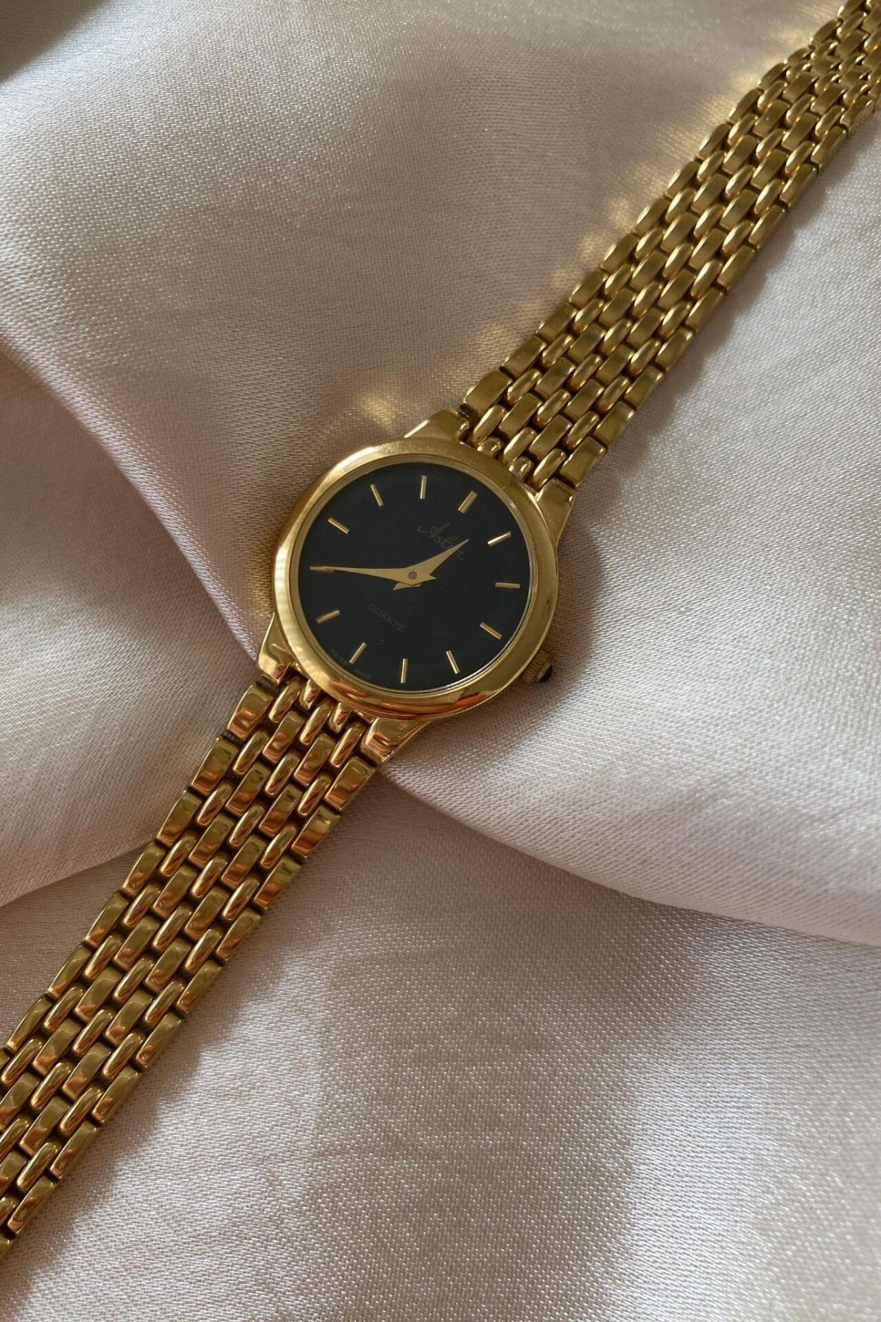 Adec Altın Sarı Kaplama Paslanmaz Çelik Özel Tasarım Kordon Küçük Vintage Kadın Kol Saati