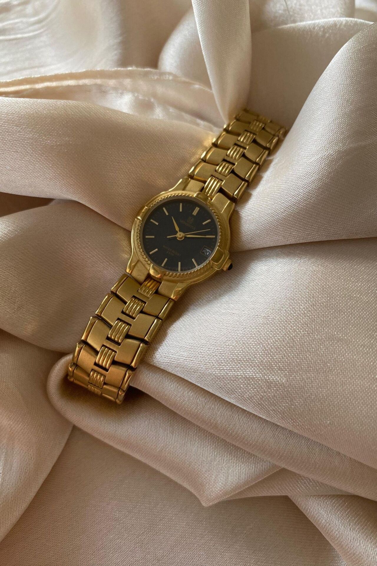 Momentus Altın Sarısı Paslanmaz Çelik Özel Tasarım Kordon Küçük Orijinal Vintage Kadın Kol Saati